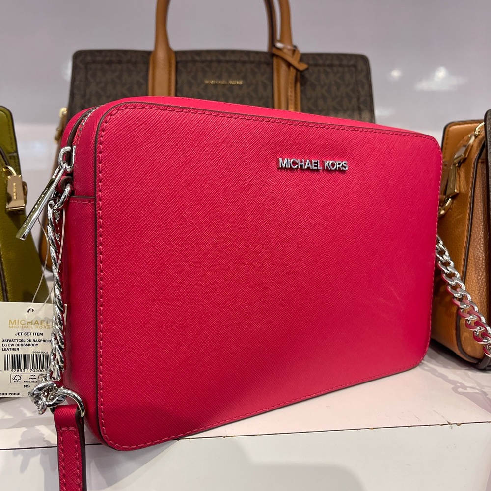 MICHAEL KORS Jet Set Lg Saffiano Leather EWCrossbody Bag East Wes
Dark Raspberry - Picture 14 of 16